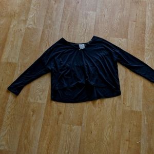 Grey long sleeved crop top